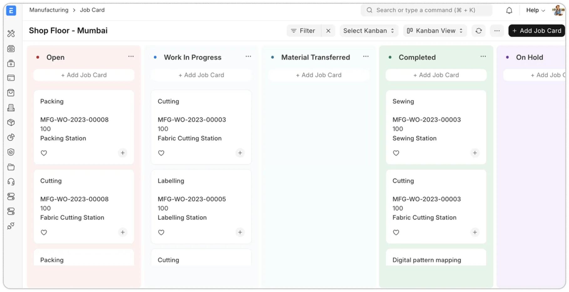 Tablero Kanban de producción en el ERP mostrando órdenes de trabajo, empaque, corte, costura y etiquetado en una planta textil